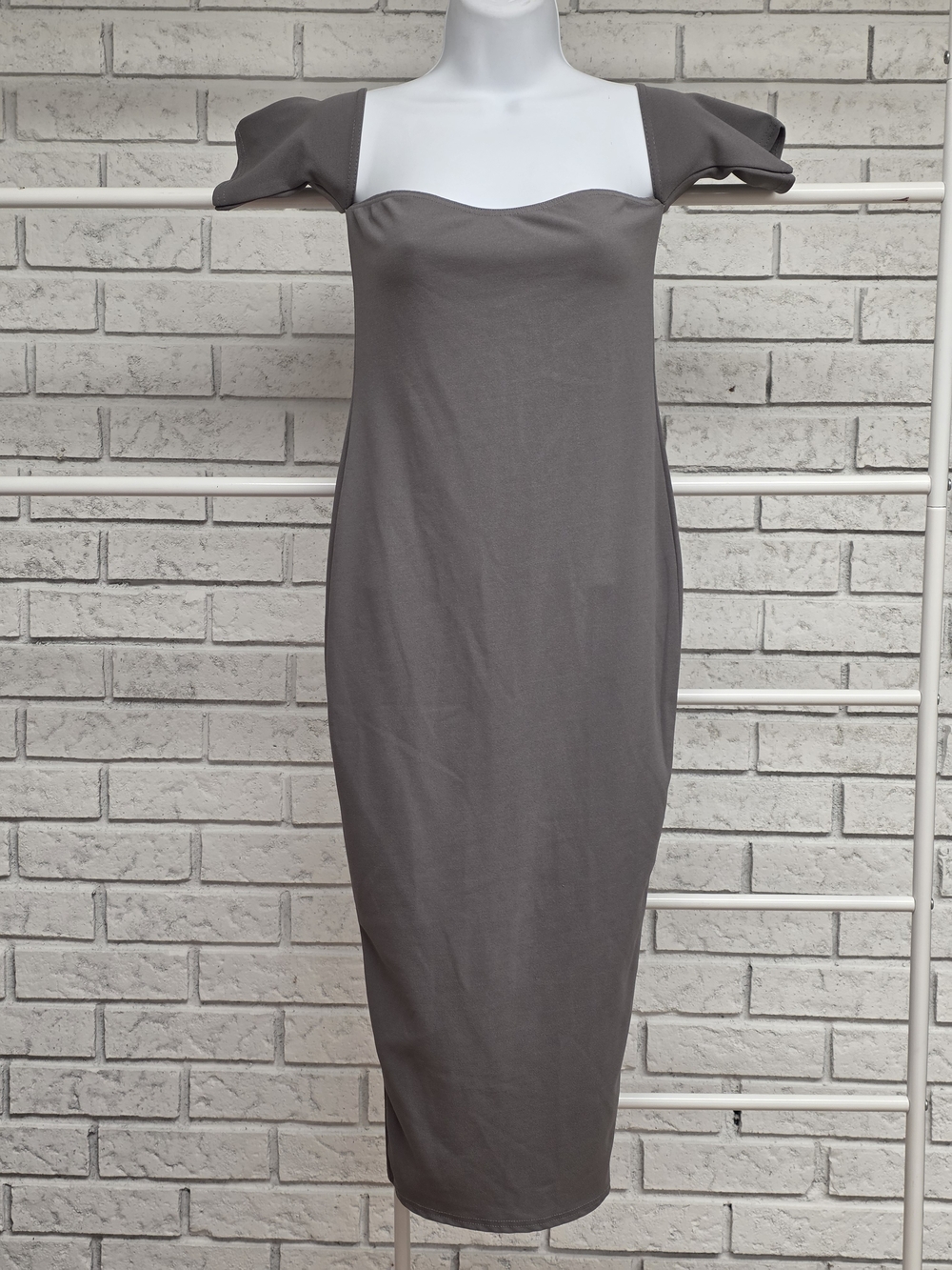 Boohoo Gray Off-the-Shoulder Bodycon Midi Dress | US 4 | UK 8